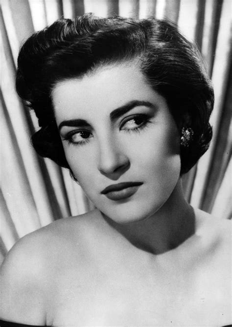 Irene Papas, Actress in ‘Zorba,’ ‘Z’ and Greek Tragedies, Is Dead。